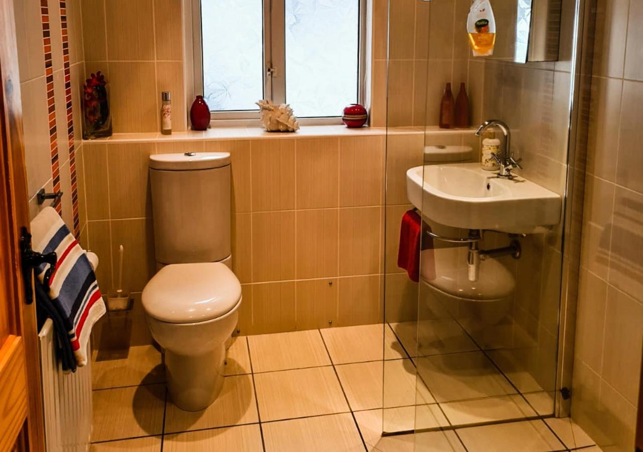 Moat Holiday Rental Lisnaskea 외부 사진