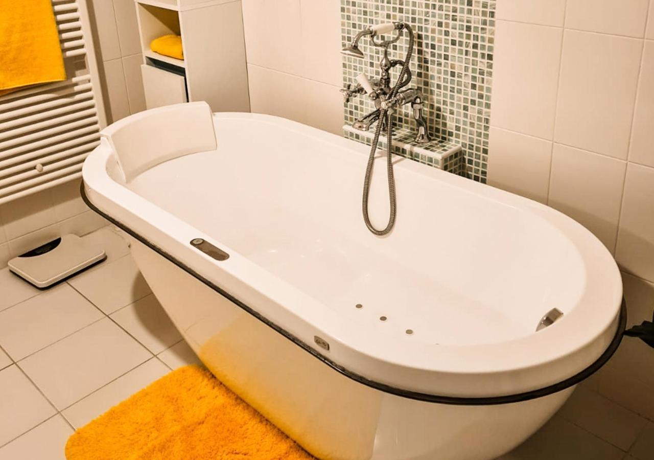 Moat Holiday Rental Lisnaskea 외부 사진