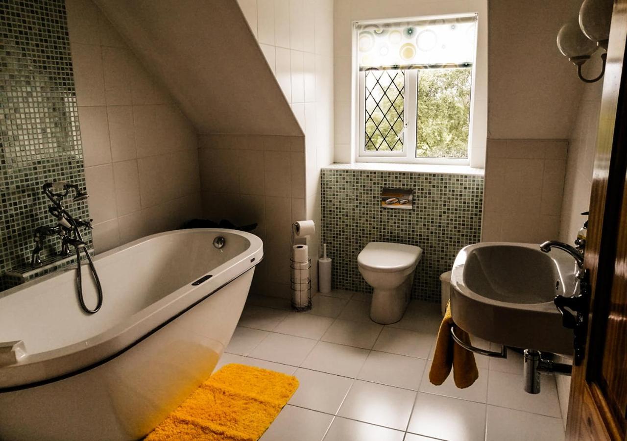 Moat Holiday Rental Lisnaskea 외부 사진